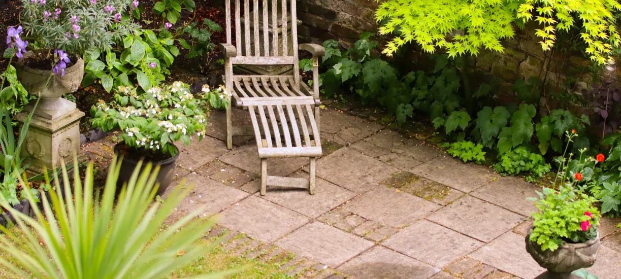 Cmonjardinier vous conseil pour aménager un jardin en pente.