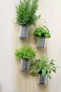 Cmonjardinier vous montre un exemple de potager vertical.