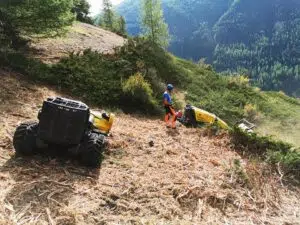 Débroussaillage en forte pente