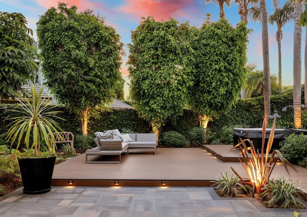 Jardin contemporain aux lignes épurées et minimalistes - style moderne parmi les styles de jardins